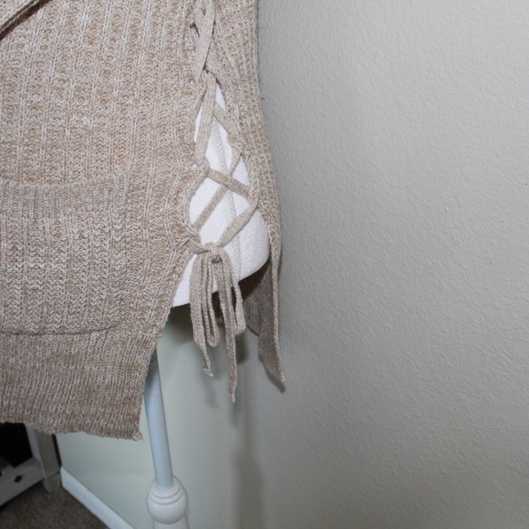 ⛄️Poof! Woman’s Oversized Tan Knitted Style Open front Cardigan - Size Small - Picture 9 of 9